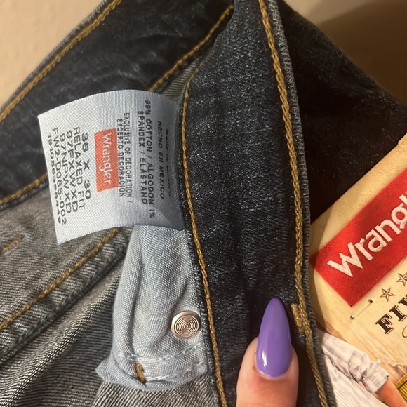 Wranglers with the tags - Picture 3 of 3